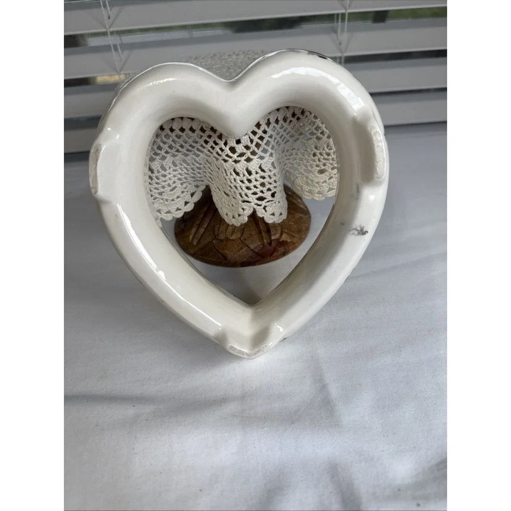 VTG Heart Shaped Pansy Posey Flower Table Top Ring Vase 6.25X5.5